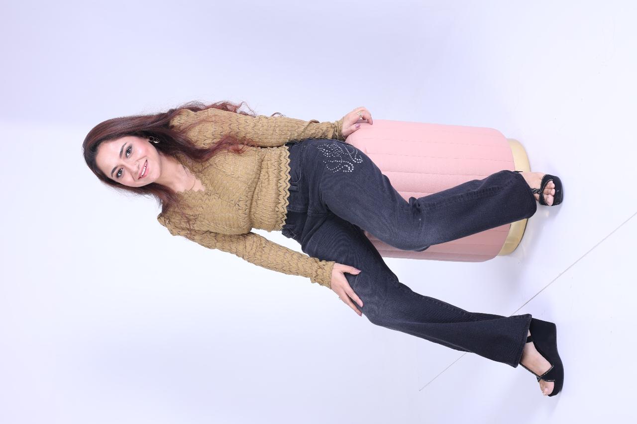 Sana Khan Live